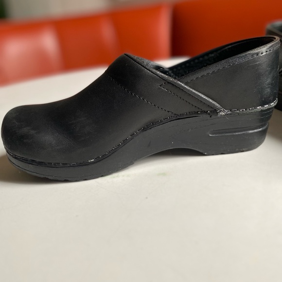 Clogs - Picture 11 of 11